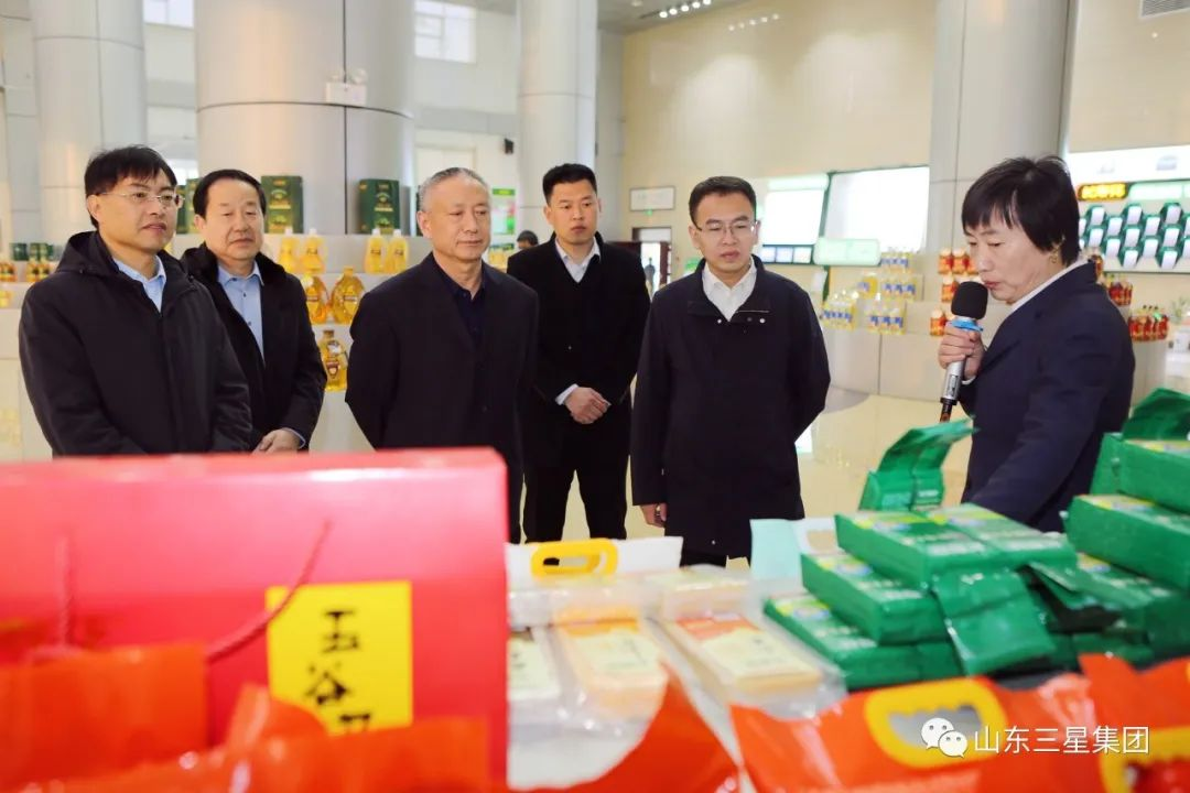 邹平市副市长提名候选人李群一行来山东s36沙龙会集团调研