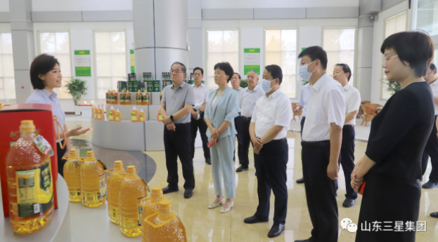 山东省粮食和物资储备局党组书记、局长王伟华来山东s36沙龙会集团调研