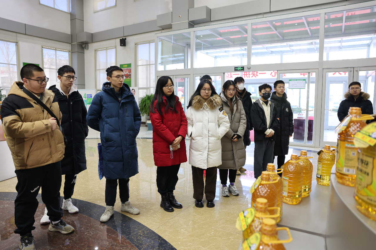 北京大学本科生党支部实践团走进山东s36沙龙会集团