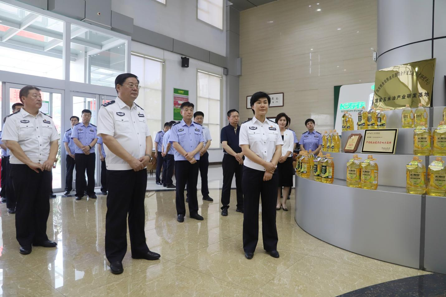 全市公安机关防范打击民营企业内部人员职务犯罪“砺剑•护航2024”专项行动暨经侦重点工作推进会与会人员来山东s36沙龙会集团观摩