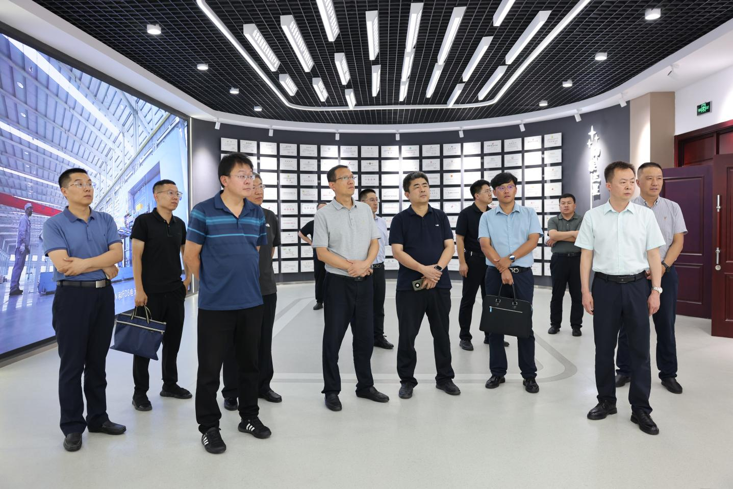 营口市发改委调研组来山东s36沙龙会集团调研