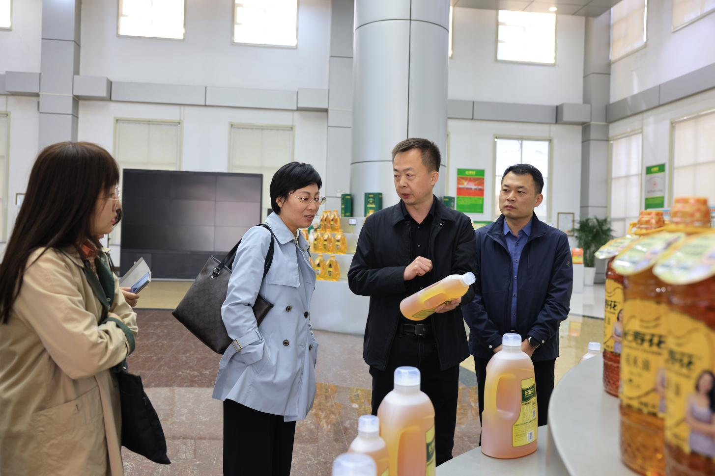 滨州市统计局、商务局联合调研组来山东s36沙龙会集团调研
