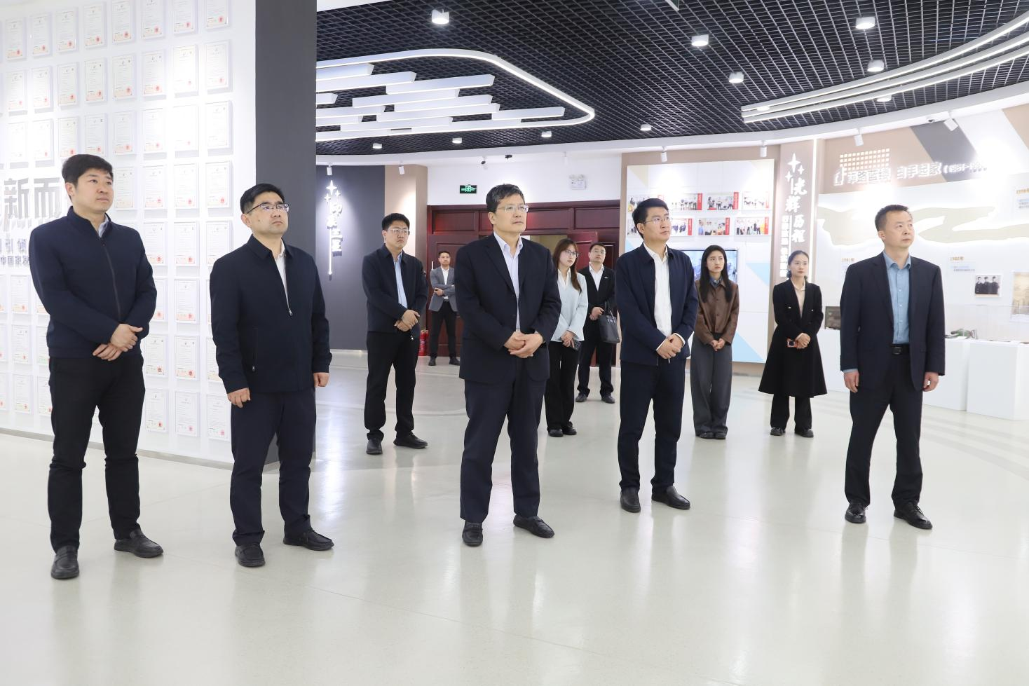 滨州市委市直机关工委副书记、三级调研员张荣堂带队来山东s36沙龙会集团调研