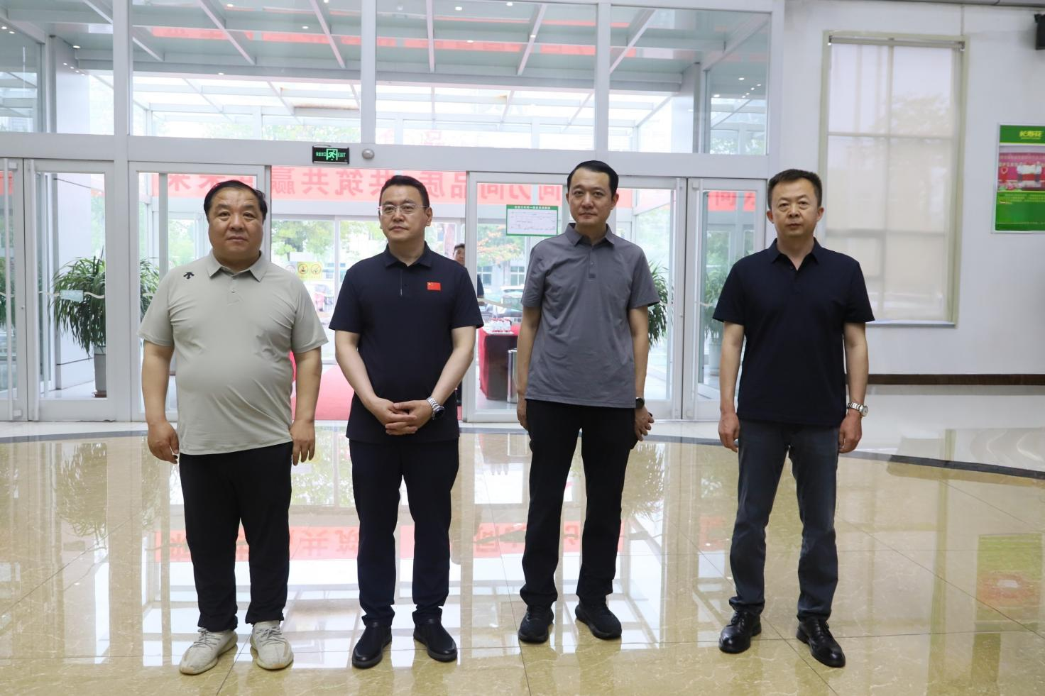 黑龙江省勃利县考察组来山东s36沙龙会集团参观考察