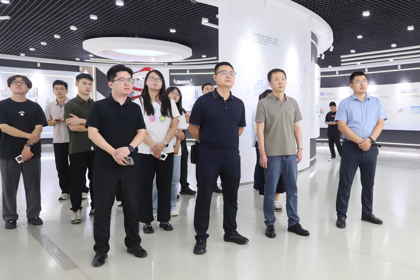 临邑县委社会工作部来山东s36沙龙会集团考察交流