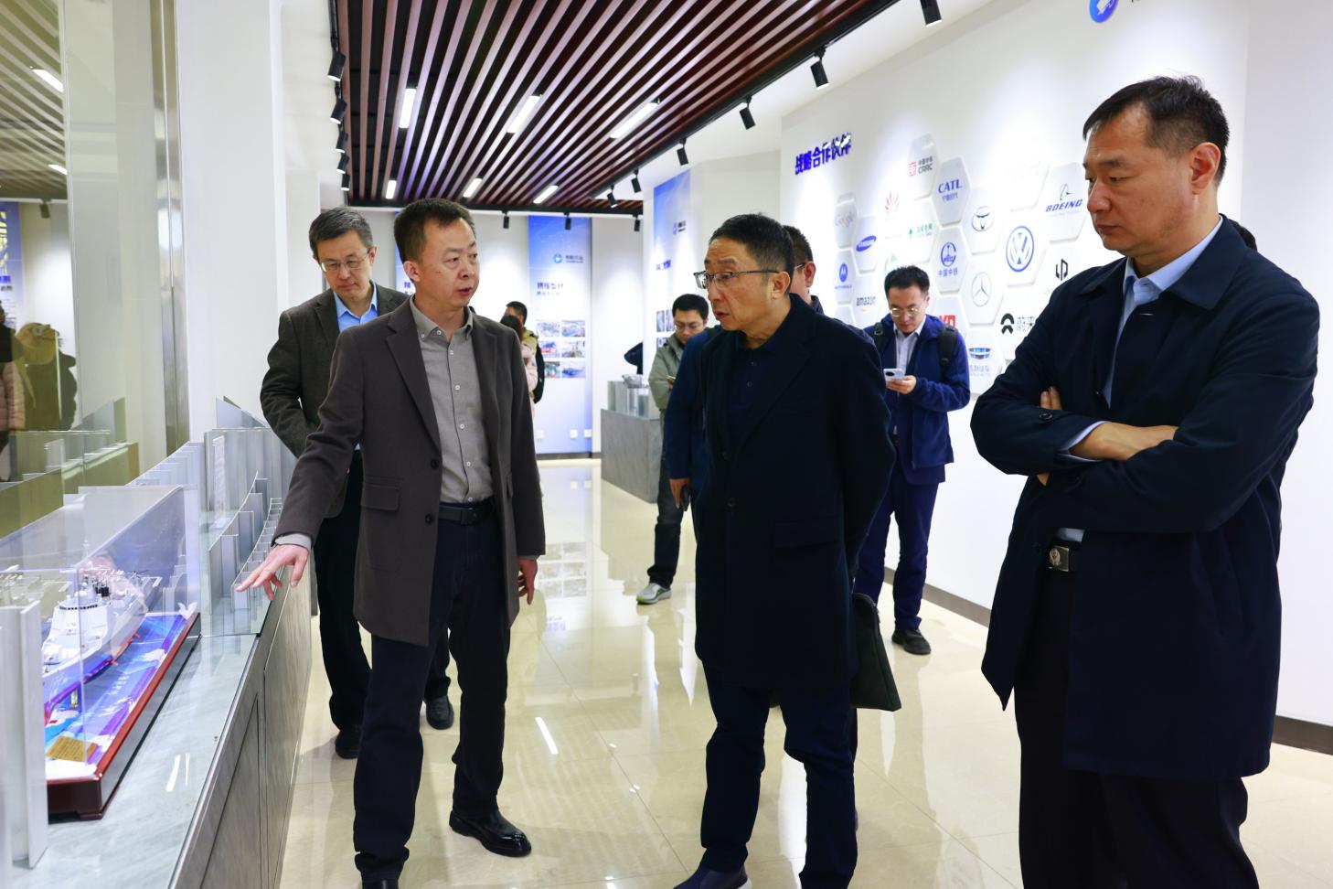 山东省工信厅、省冶金工业规划研究院一行来山东s36沙龙会集团调研