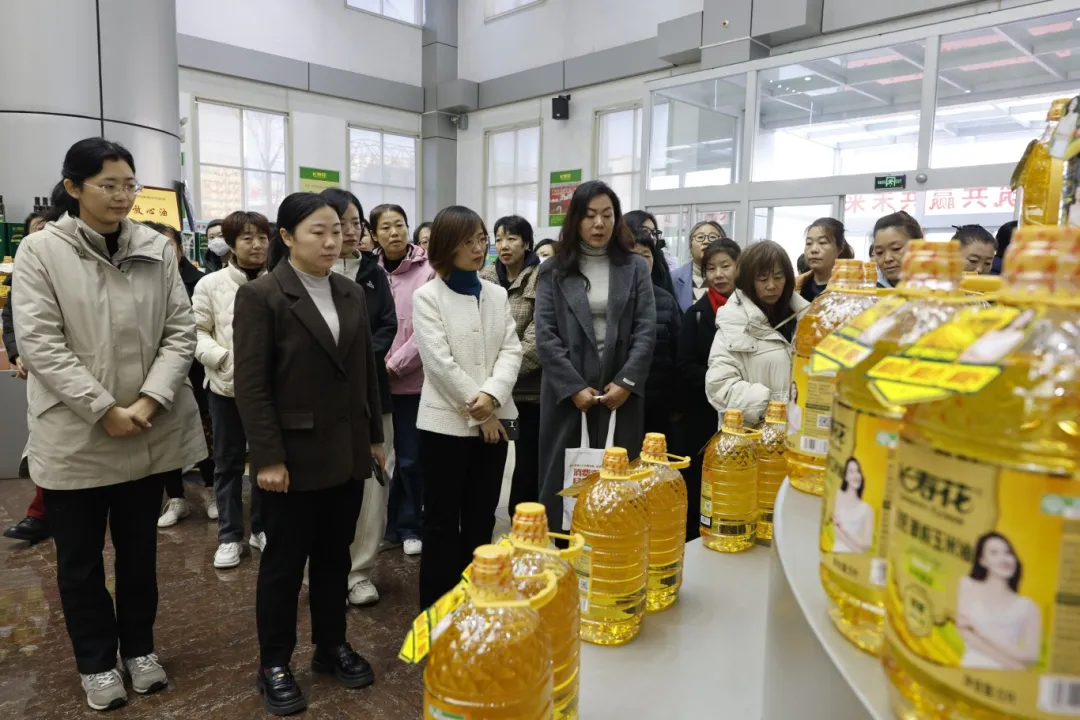 邹平市 “筑梦乡村・振兴有我” 农村妇女干部暨致富带头人培训班来山东s36沙龙会集团参观交流