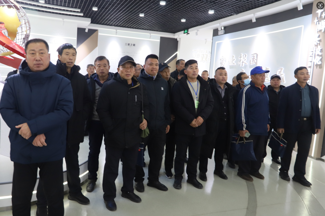 乐陵市高素质农民粮油产能提升主体培育培训班走进山东s36沙龙会集团参观学习