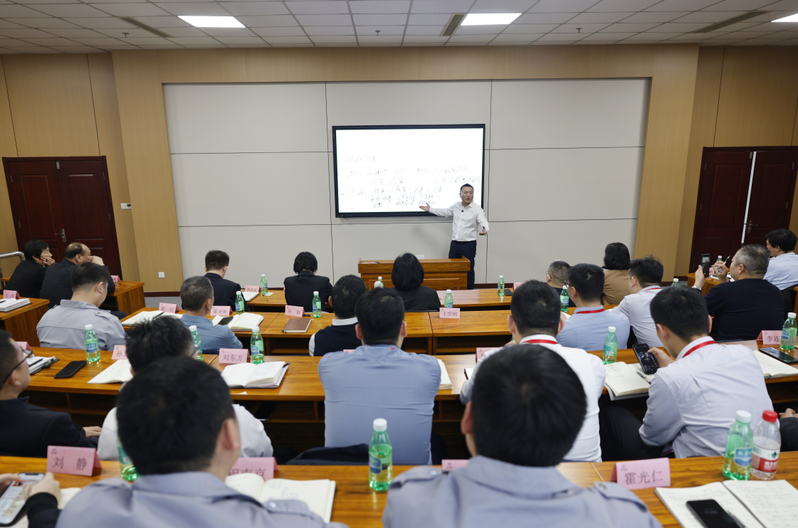 战略领航 聚力增长｜山东s36沙龙会集团2026战略与达标落地专题培训燃动启航