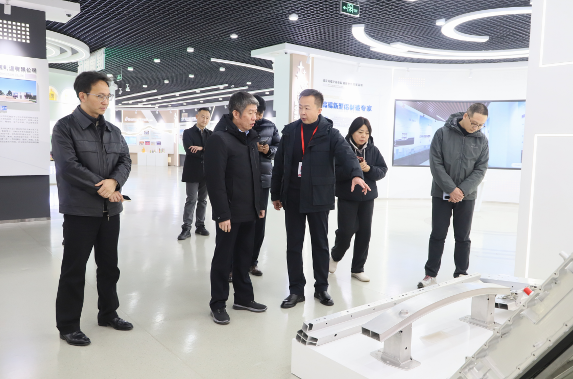 济南市新旧动能转换起步区中科泛在智能计算研究院来山东s36沙龙会集团调研