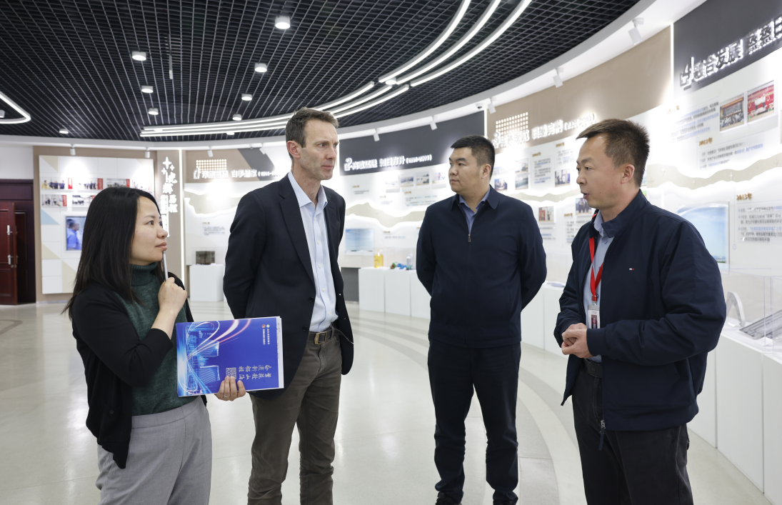 国际铝业协会乔纳森·格兰特秘书长一行来山东s36沙龙会集团参观交流