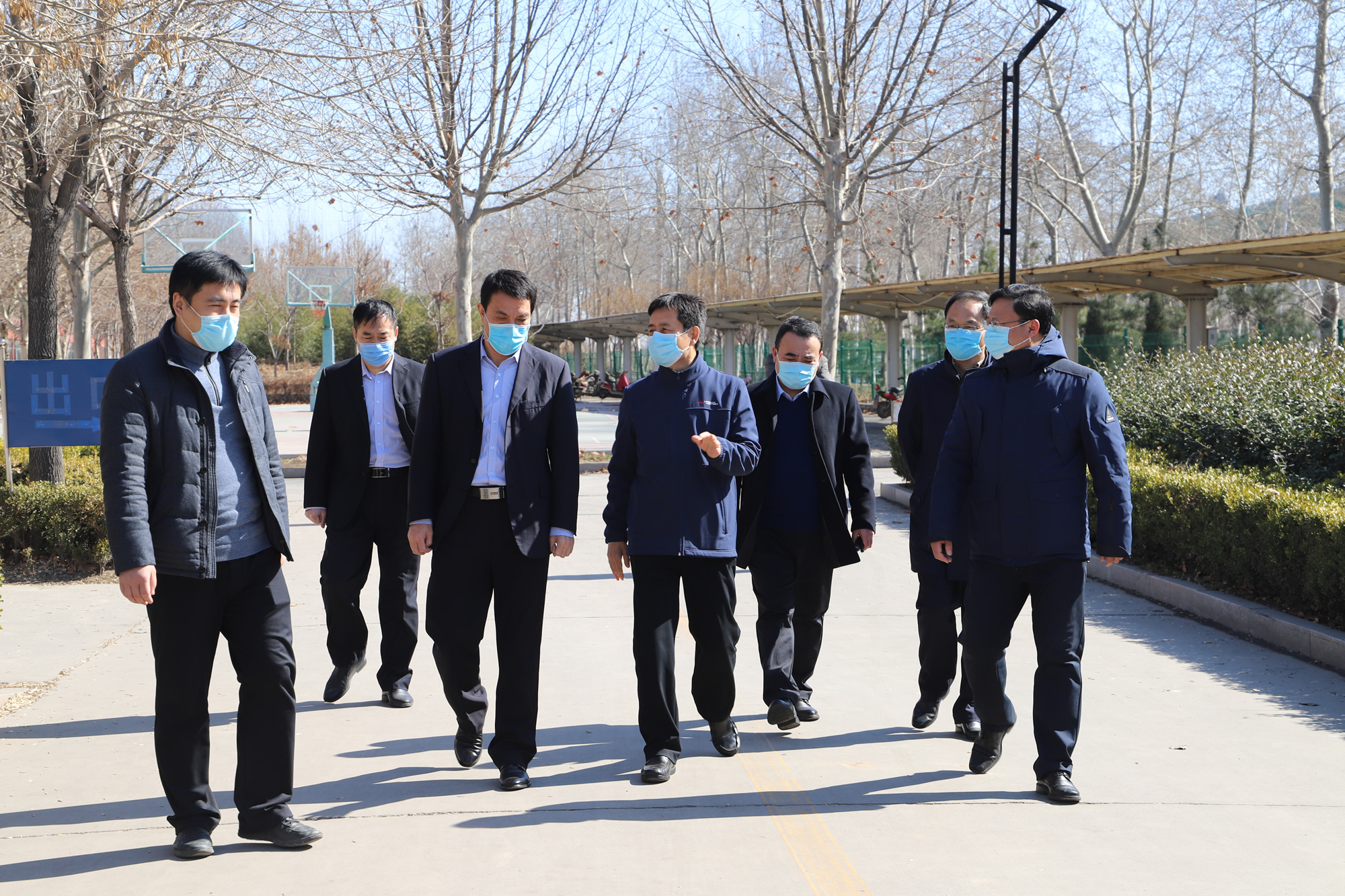 邹平市人大常委会主任闫士柱到山东s36沙龙会集团督导疫情防控工作