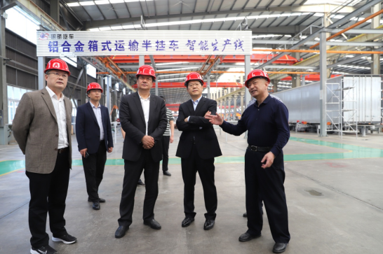 滨州市副市长李逢章一行来山东s36沙龙会集团参观调研