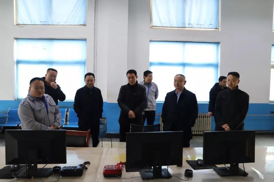 山东s36沙龙会集团董事会领导慰问春节期间坚守岗位的一线员工