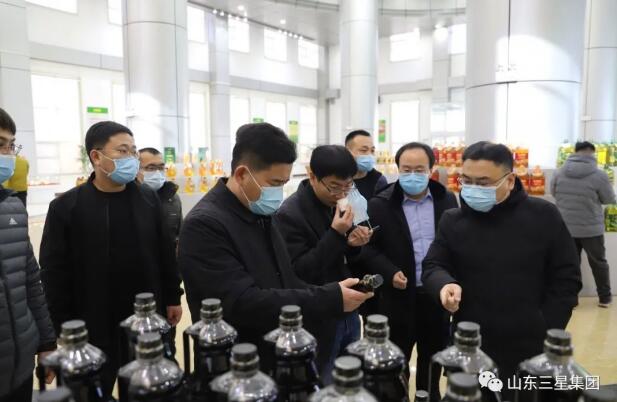 邹平市网络自媒体采风团走进山东s36沙龙会集团
