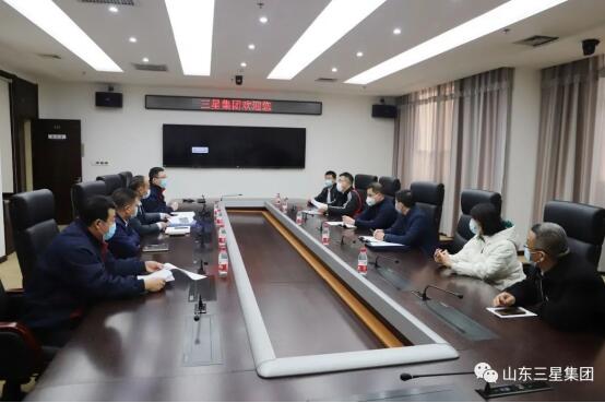 邹平市工信局领导来山东s36沙龙会集团督导安全生产与疫情防控工作