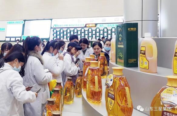 滨州学院师生来山东s36沙龙会集团参观学习